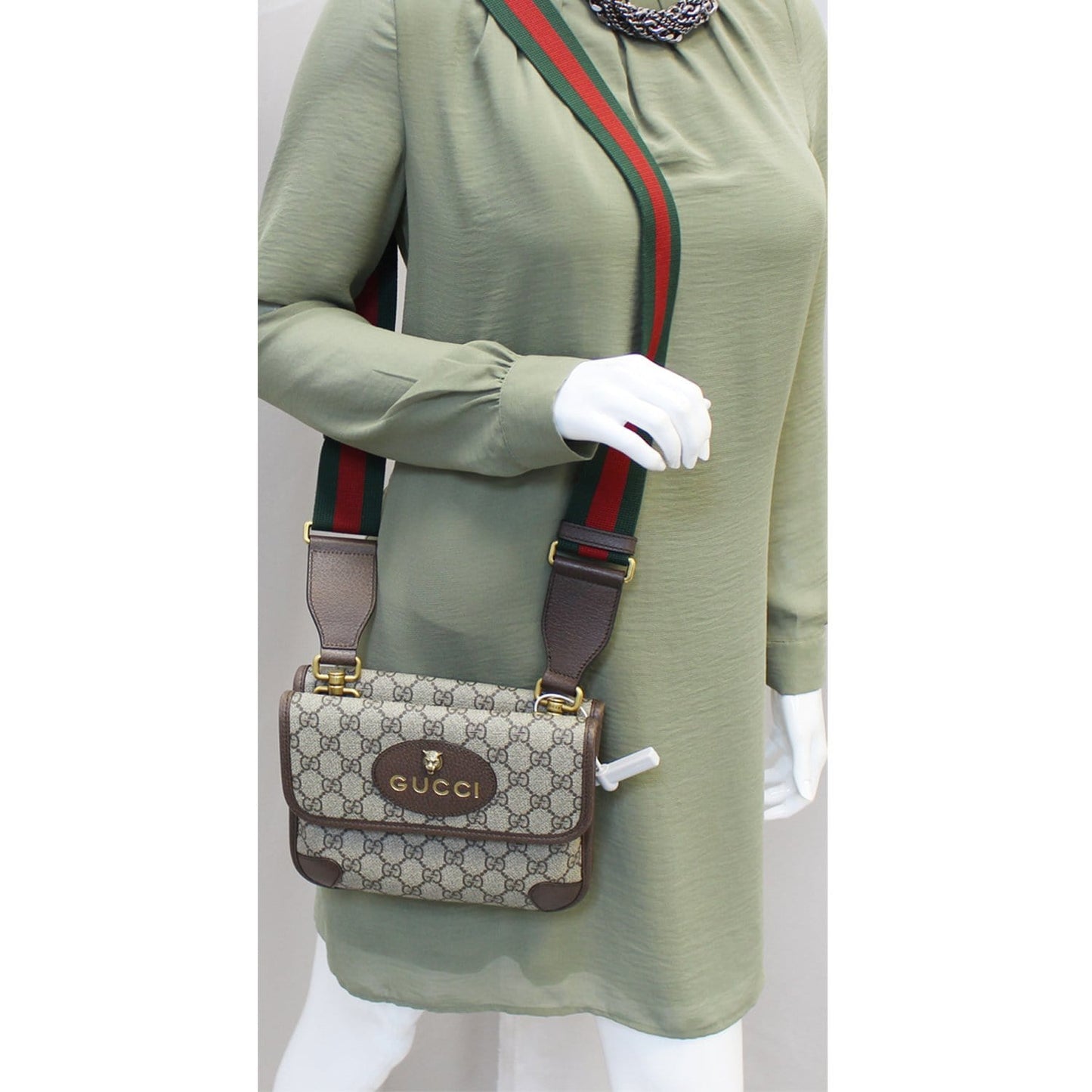 GUCCI GG Supreme Small Messenger Crossbody Bag 501050