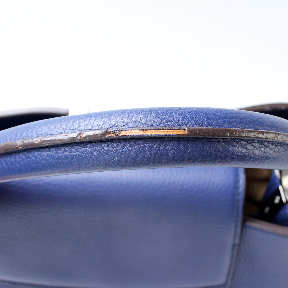 Louis Vuitton Capucines MM Taurillon