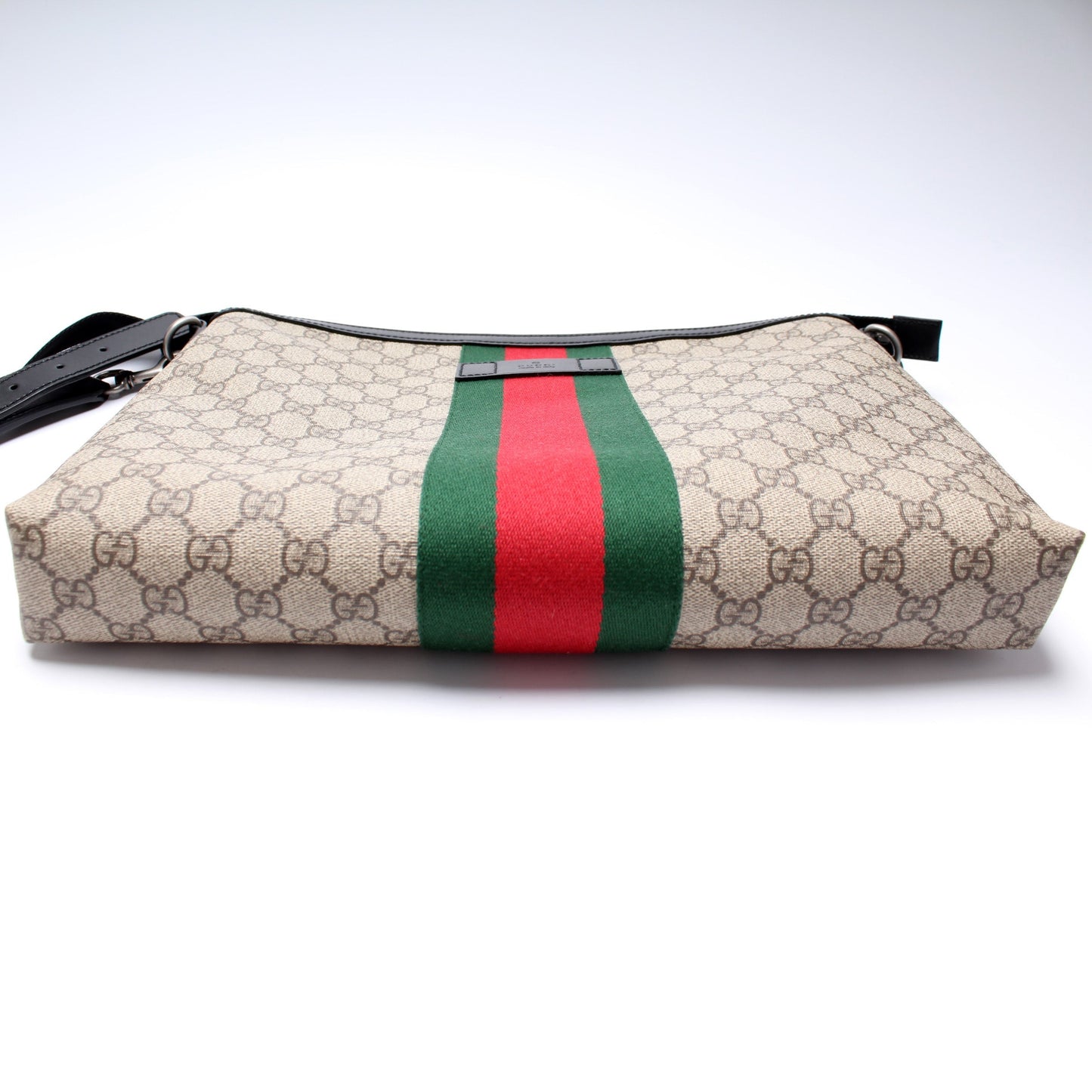 Gucci 523335 GG Supreme Messenger Bag