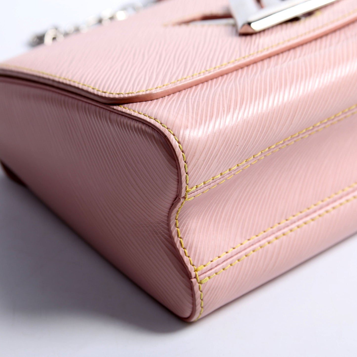 Louis Vuitton Twist MM Epi Pink