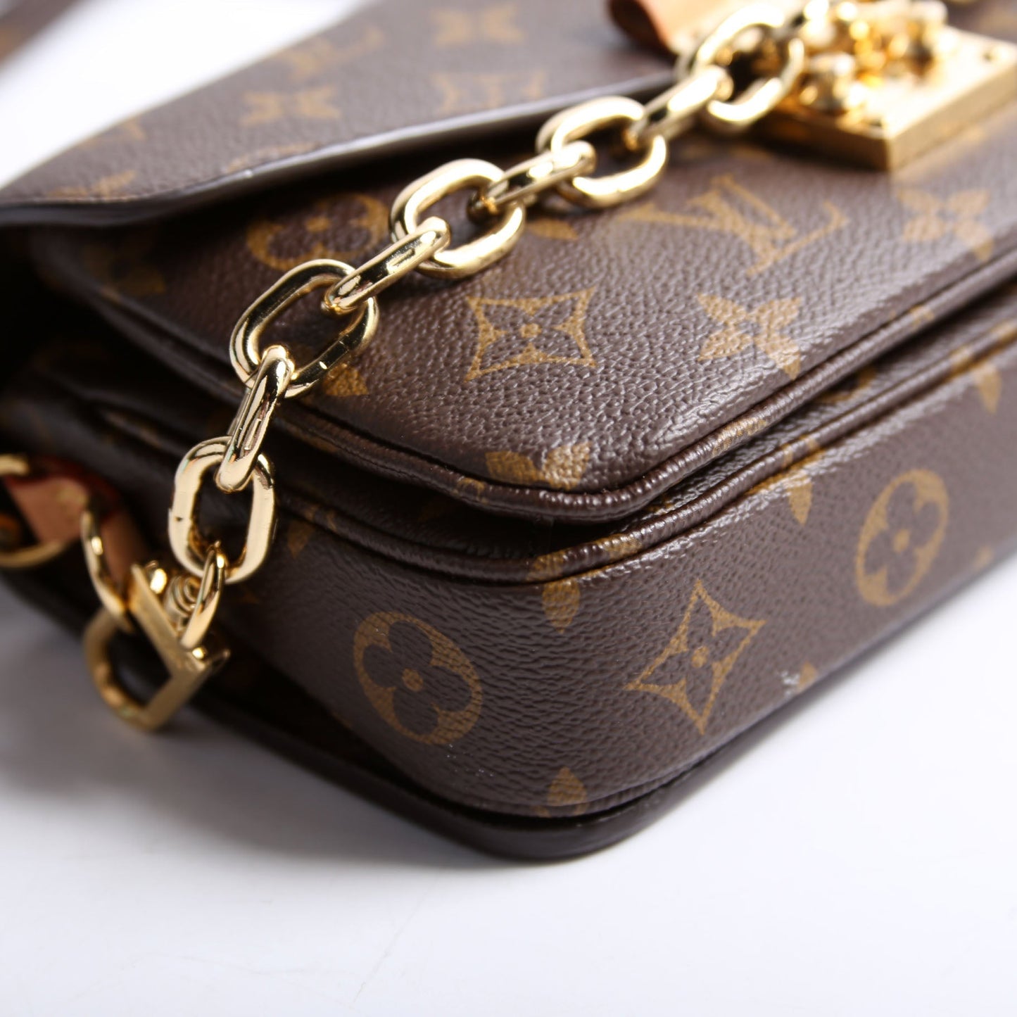 Louis Vuitton Pochette Metis East West Monogram