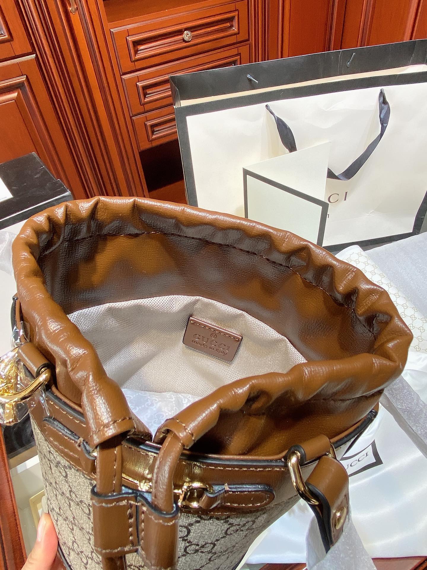 Gucci Arrival Handbag Style 37