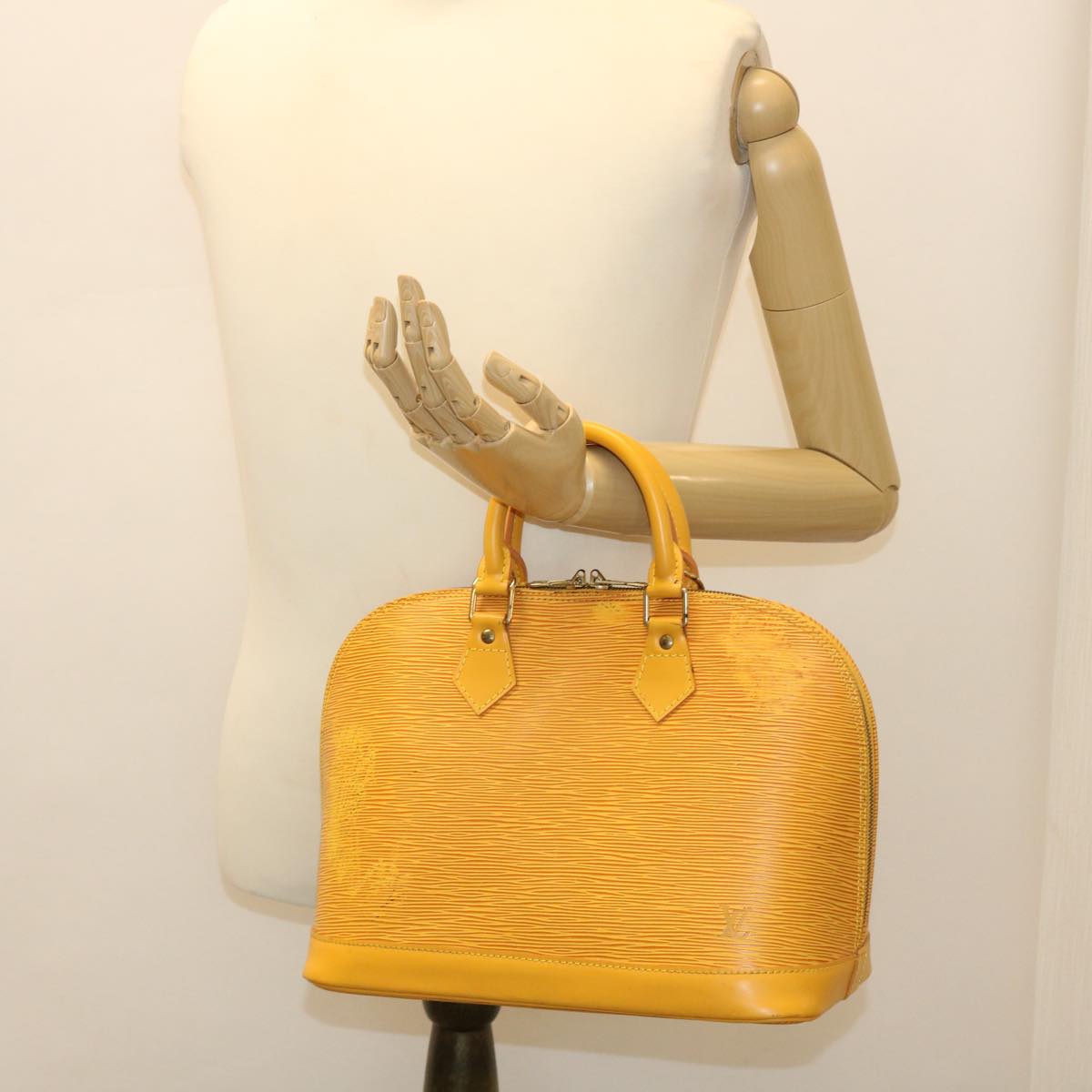 LOUIS VUITTON Epi Alma Hand Bag Tassili Yellow M52149 LV 39561