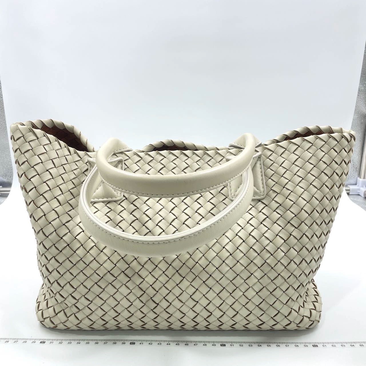 Bottega Veneta Cabat Tote Small/Medium Intreccio Cream White Leather and Suede Lining 32cm
