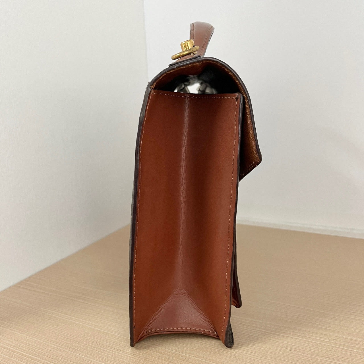 LOUIS VUITTON<br>Shoulder Bag