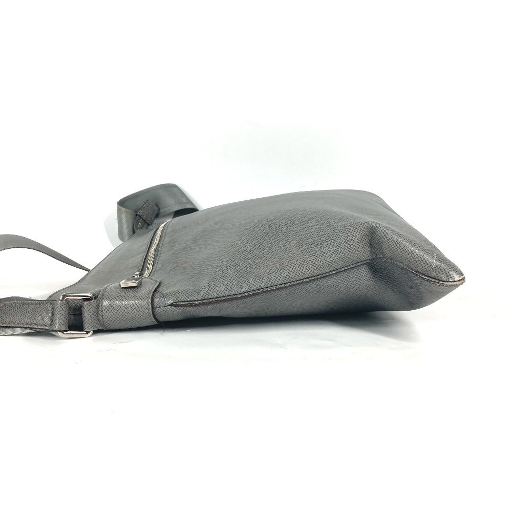 LOUIS VUITTON Shoulder Bag Taiga Leather gray Taiga Sasha