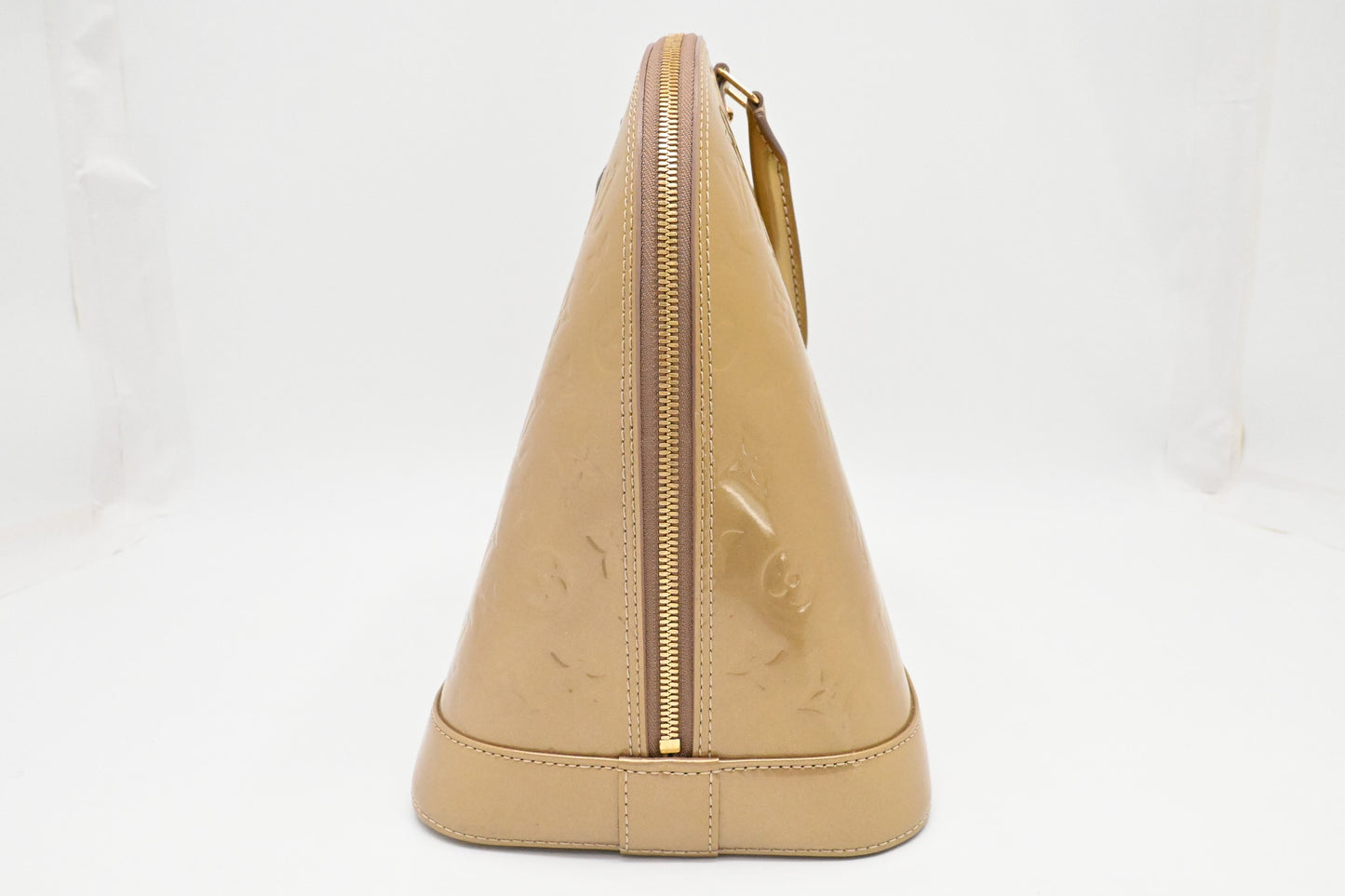 Louis Vuitton Alma GM in Beige Poudre Vernis Leather