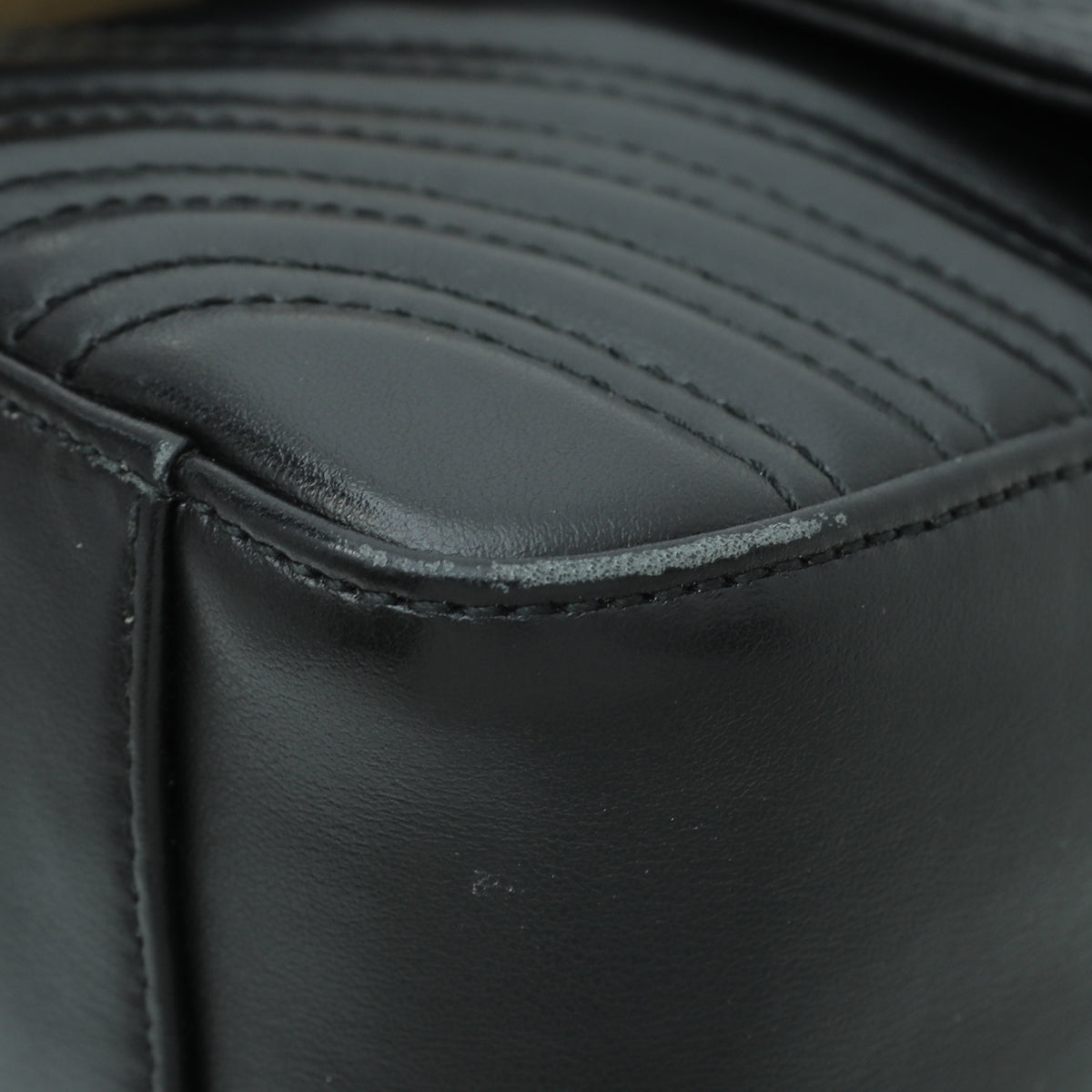 Gucci Chain Leather Shoulder Bag