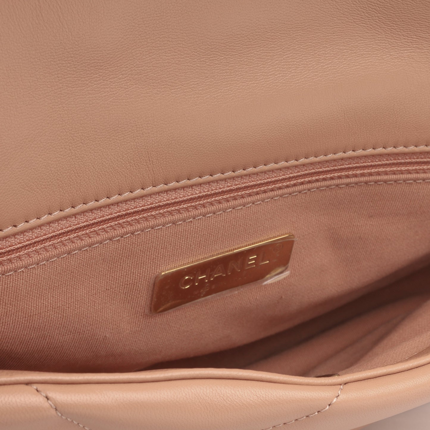 Chanel Chanel 19 - Small