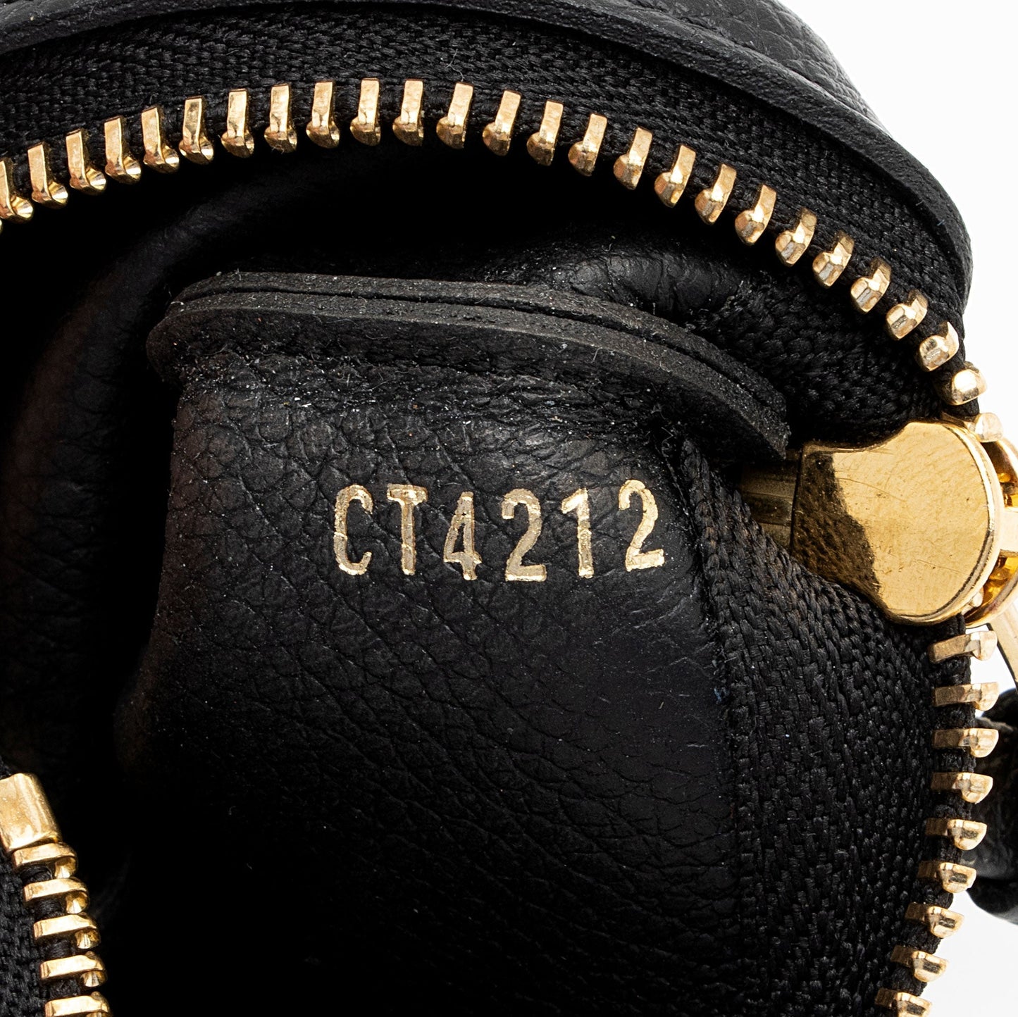 Louis Vuitton Giant Monogram Empreinte Key Pouch (SHF-Kq73sA)