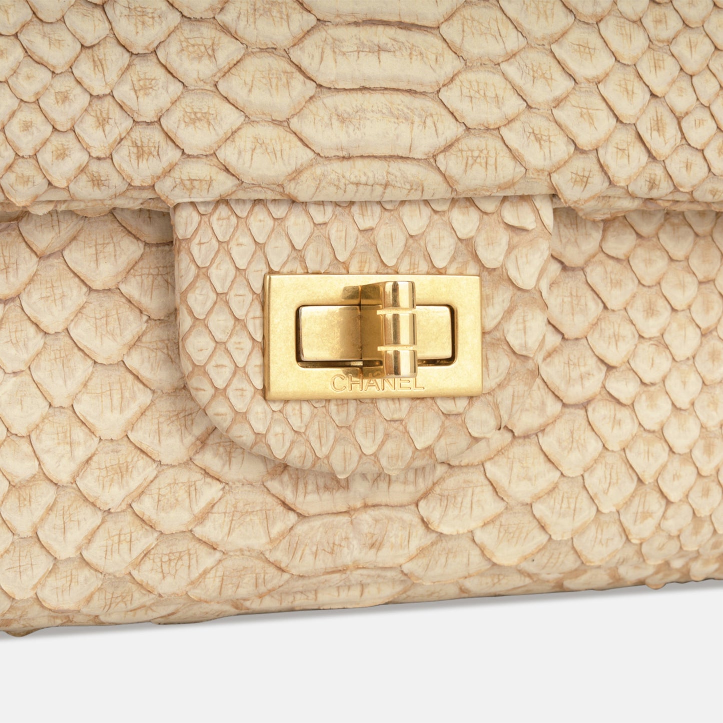 Chanel 2.55 Re-Issue - 226