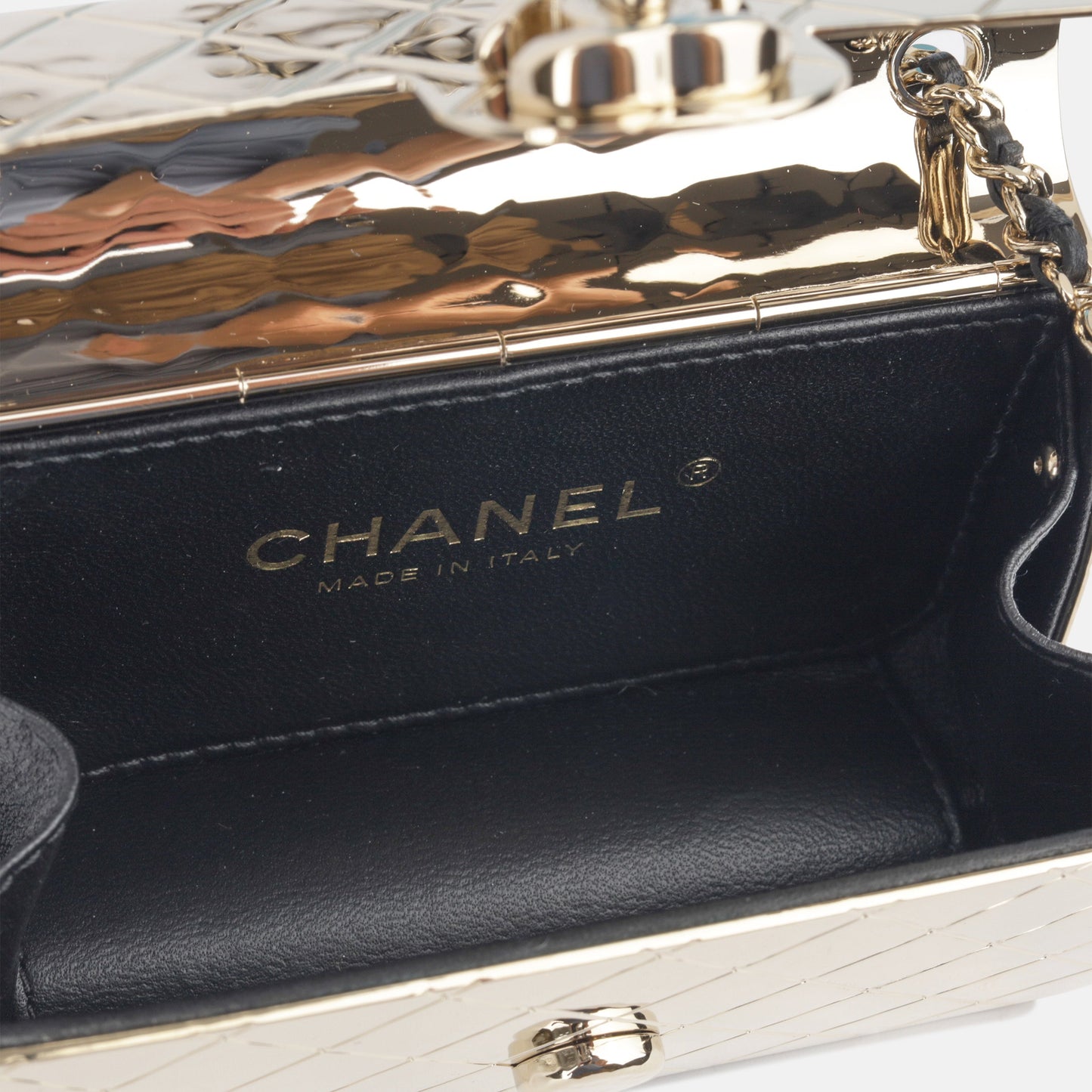 Chanel Métiers d Art Trunk