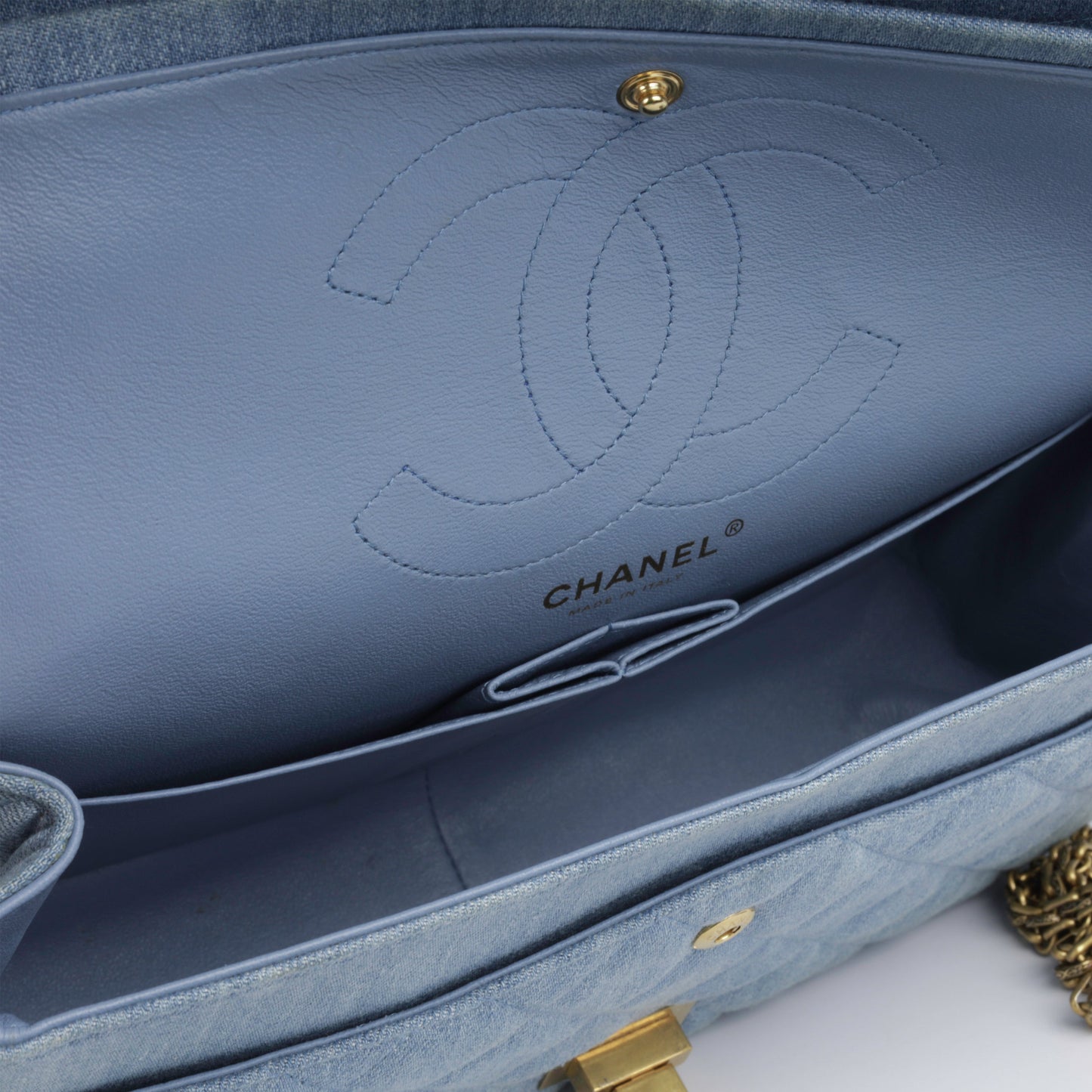 Chanel 2.55 Reissue 226