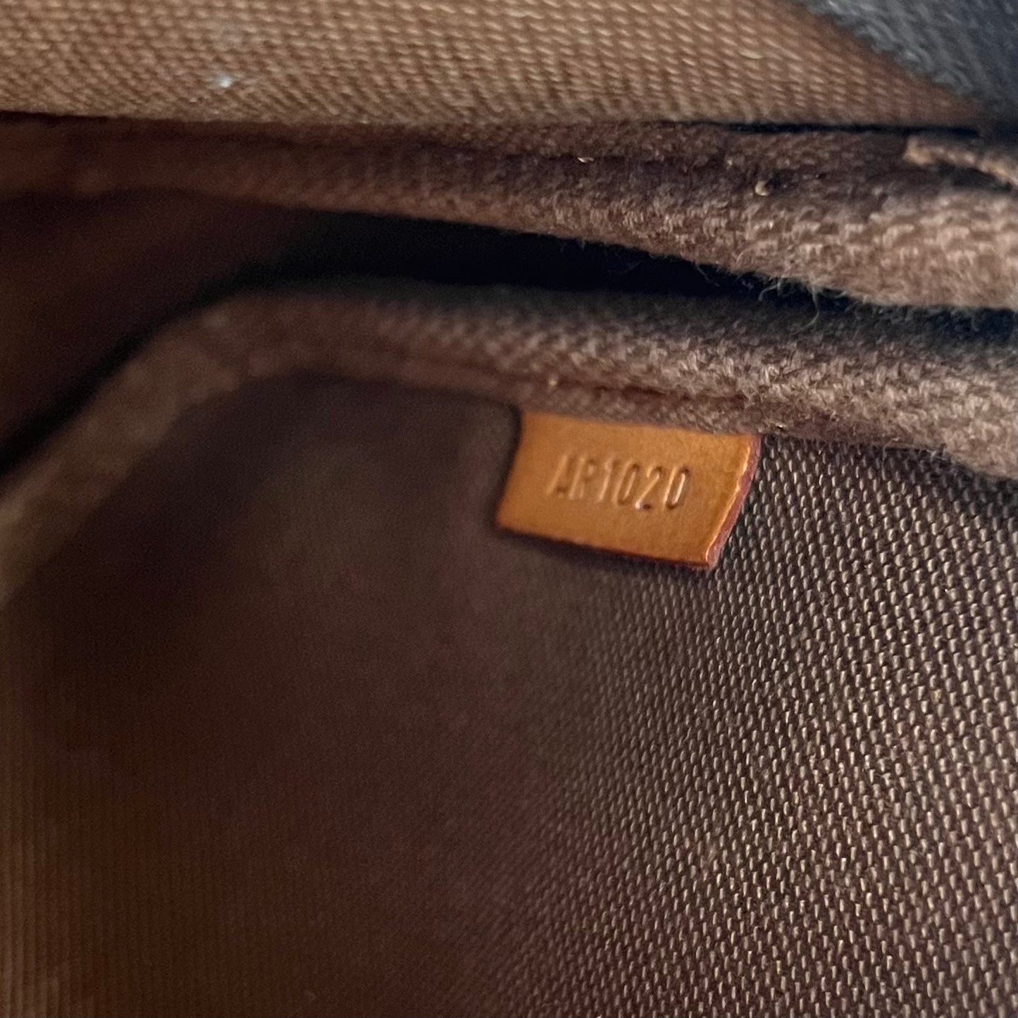 Louis Vuitton pochette accessoires classic brown