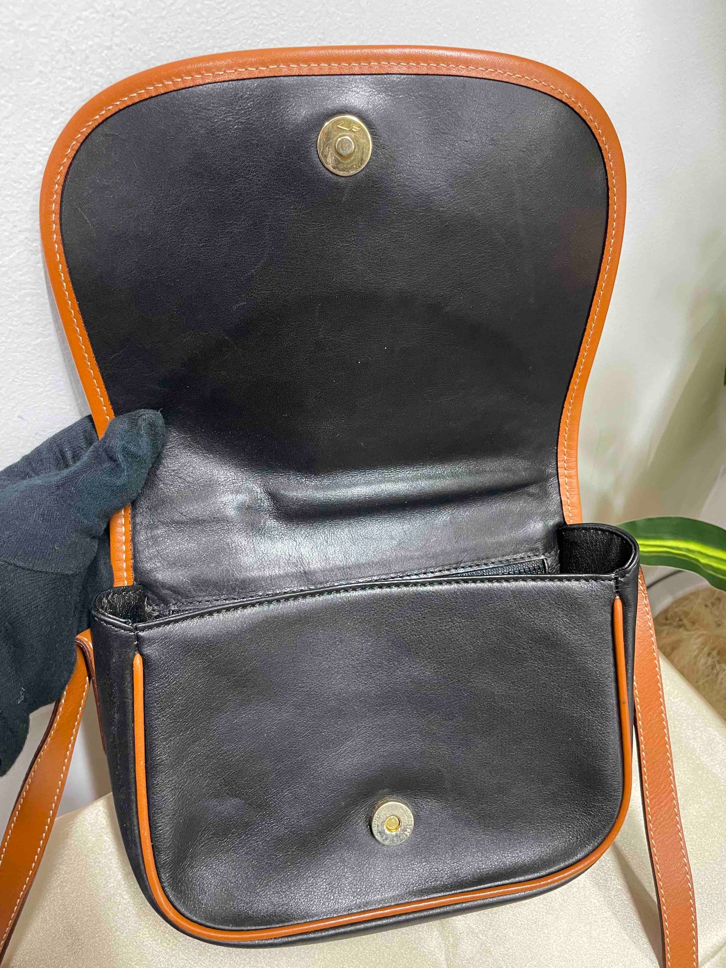 Luxury CELINE Classic Black and Tan Leather Crossbody Bag