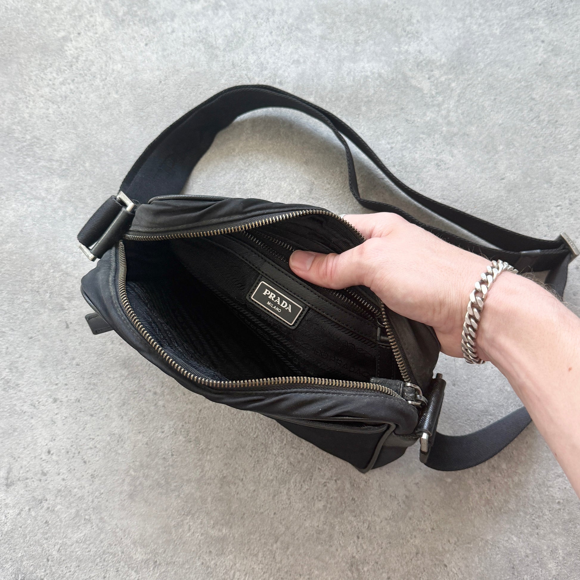 Prada Milano 2000s cross body nylon bag (10x6)