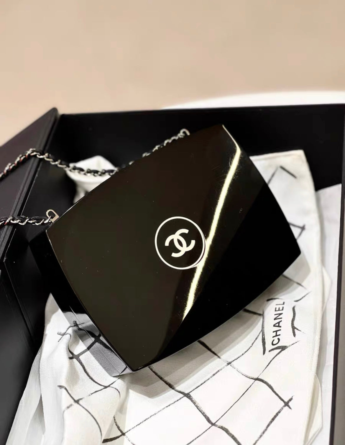 Chanel CC Logo Plexiglass Black Makeup Compact MinaudiÃ¨re Chain Clutch Bag
