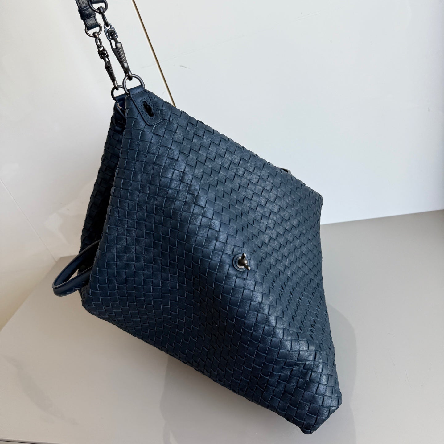 Bottega Veneta Maxi Convertible Tote Bag Navy Leather 50cm