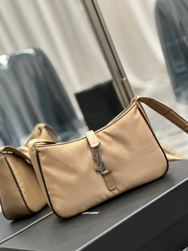 Yves Saint Laurent - Bags
