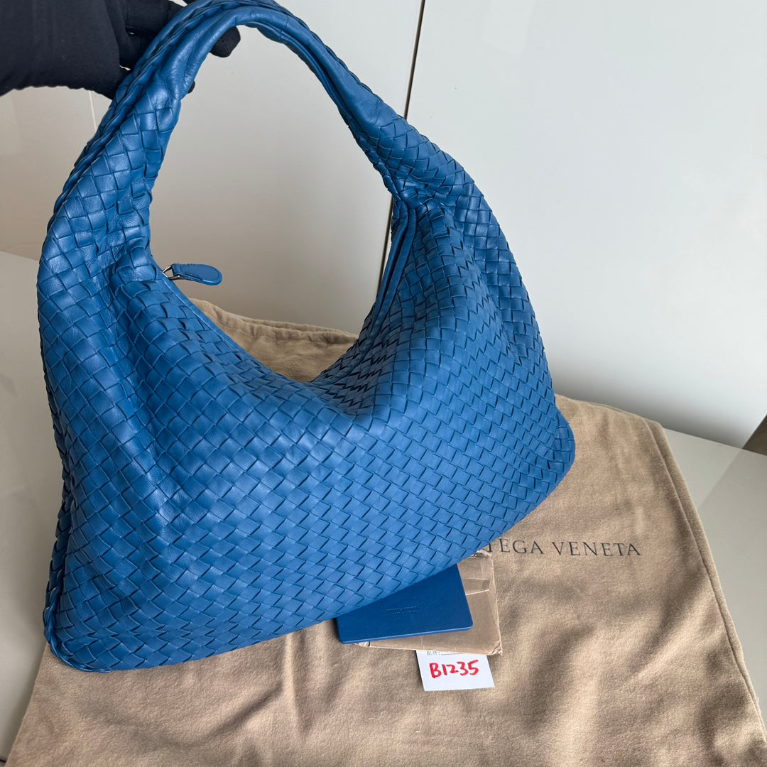 Bottega Veneta Veneta Hobo Medium Blue Intrecciato Leather Bag 47cm