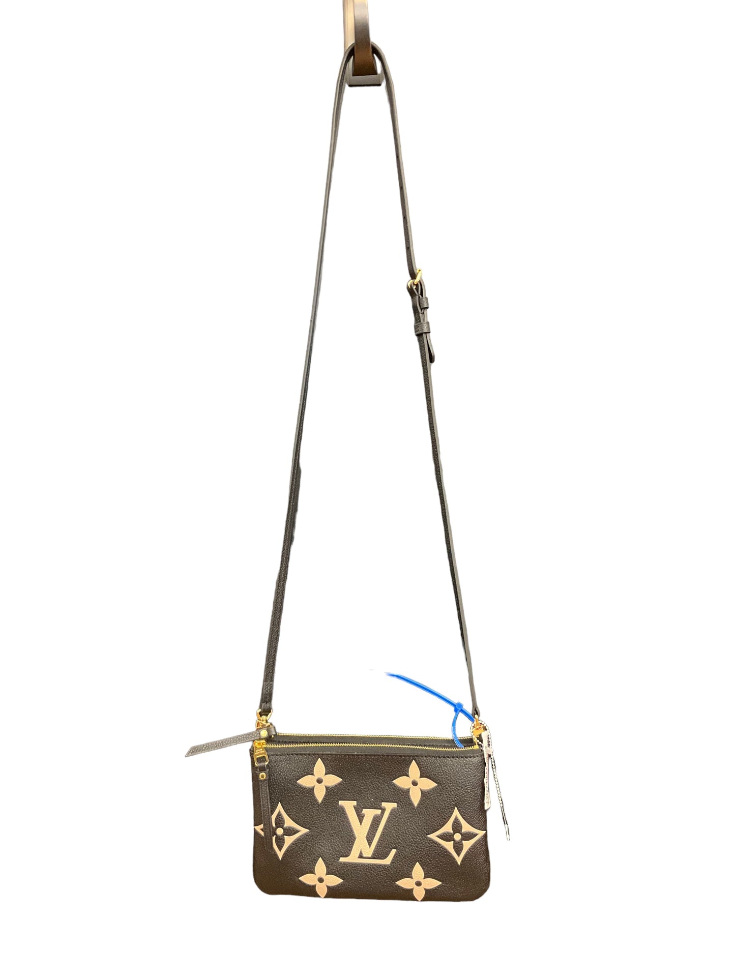 Crossbody Luxury Designer By Louis Vuitton Size: Medium