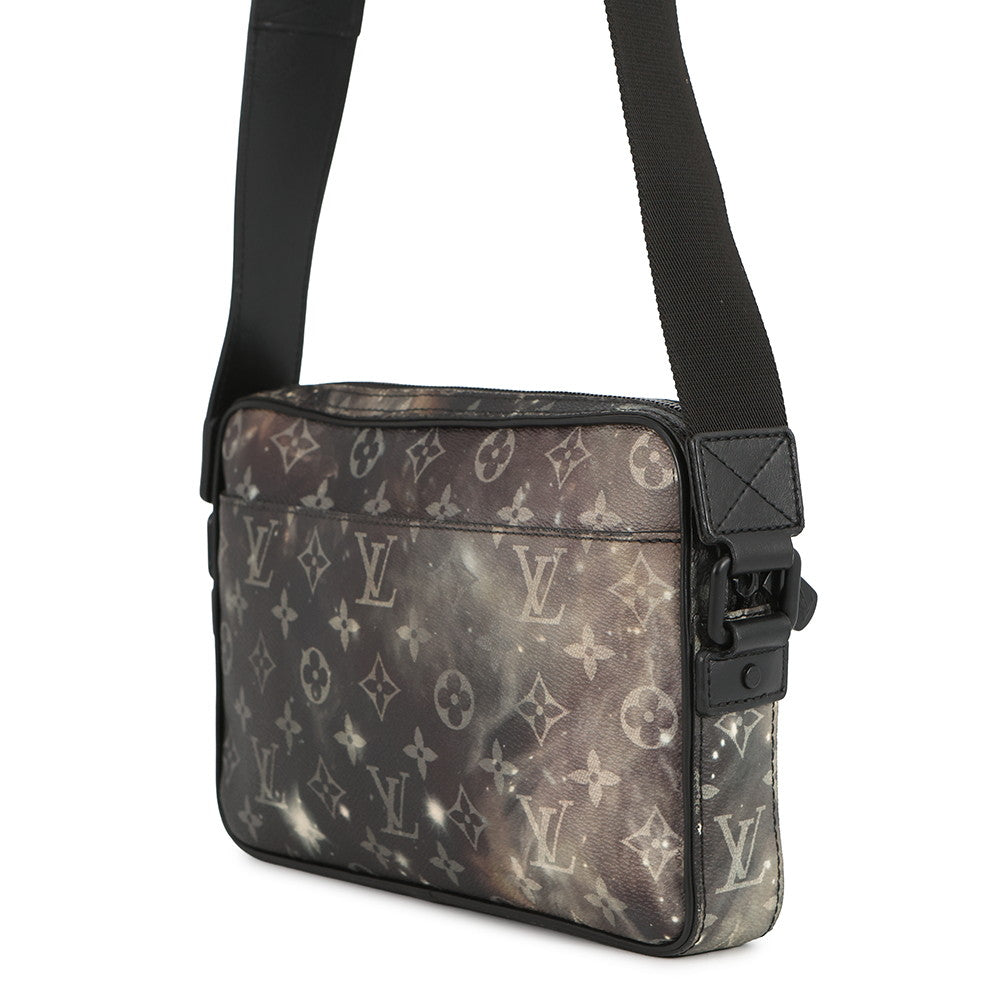 LOUIS VUITTON Alpha Messenger NoirM44165 Monogram / Galaxy