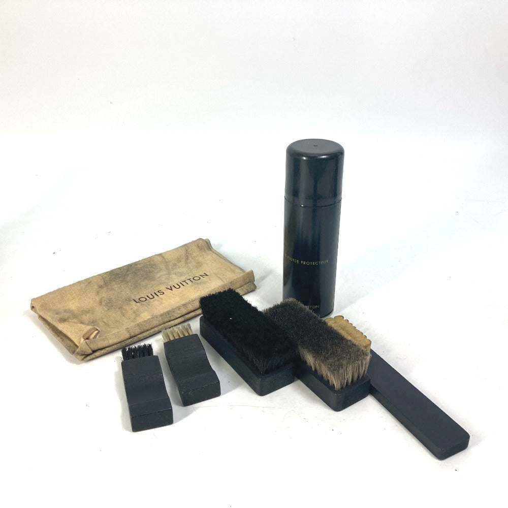 LOUIS VUITTON Pouch Monogram canvas Brown 6-piece set Monogram shoe maintenance set