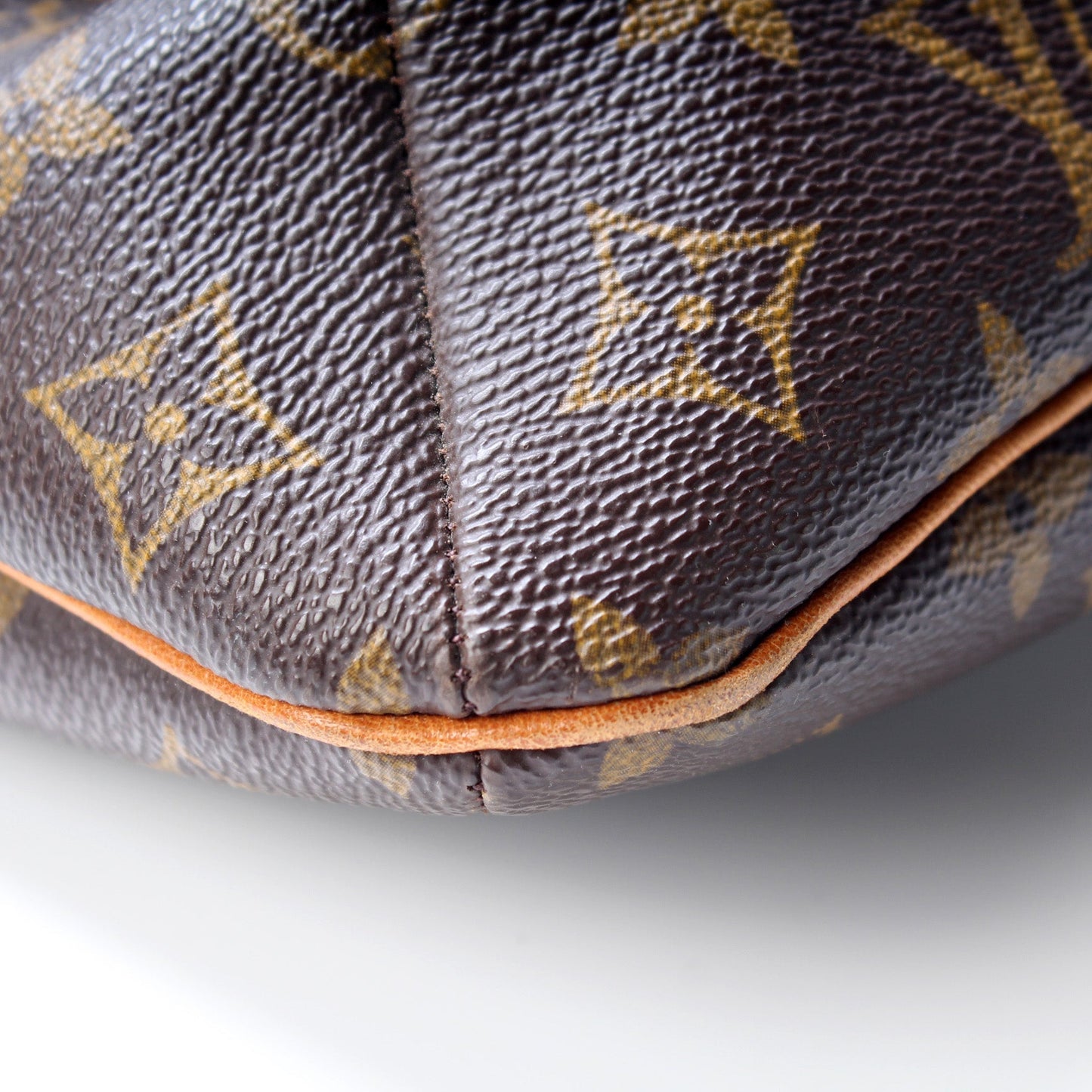 Luxury Women's Handbag | Louis Vuitton Mussette Messenger Monogram