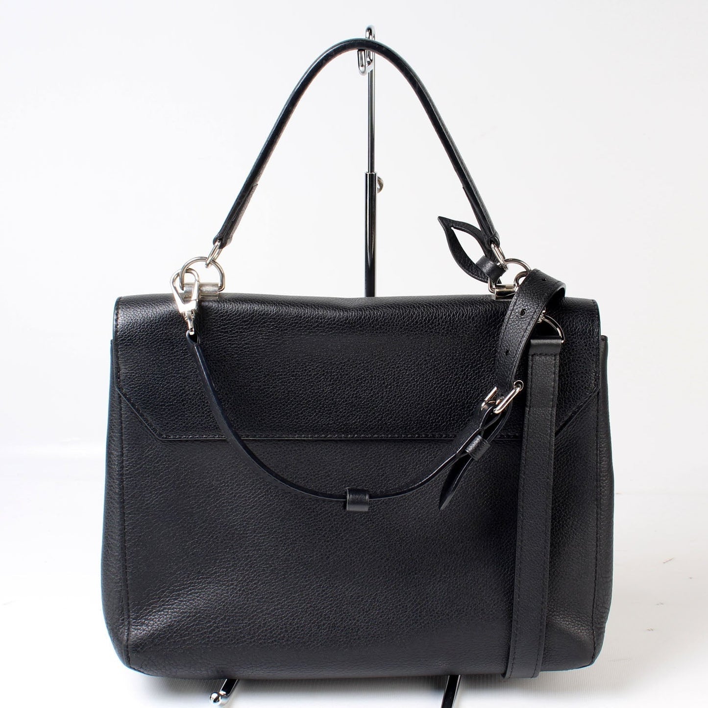 Luxury Women's Handbag | Louis Vuitton Lockme II Calfskin