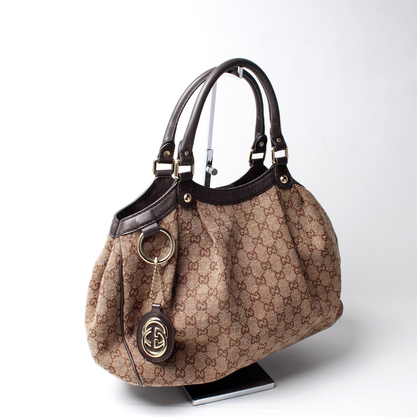Gucci 211944 Sukey GG Canvas Medium Bag