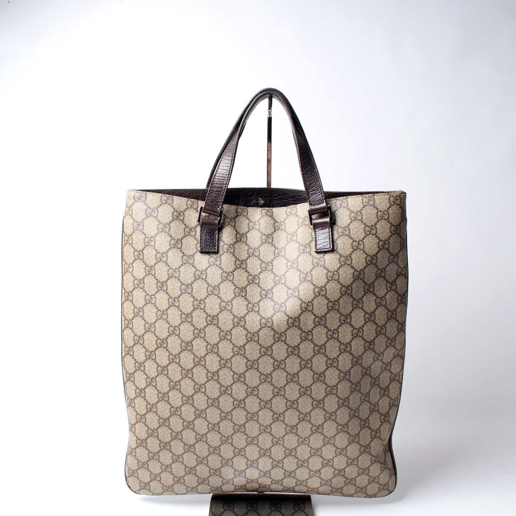 Gucci 131258 GG Supreme Flat Tote Bag