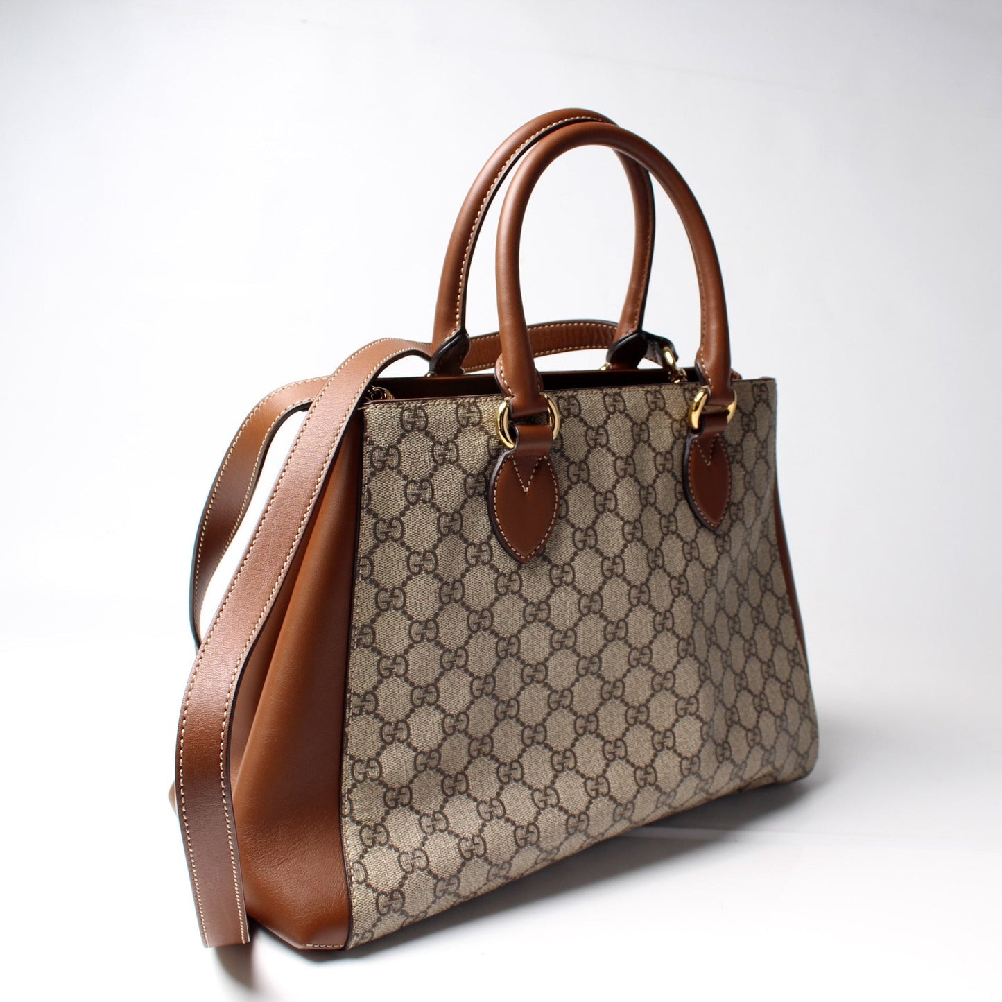 Gucci 453704 GG Supreme Top Handle Bag