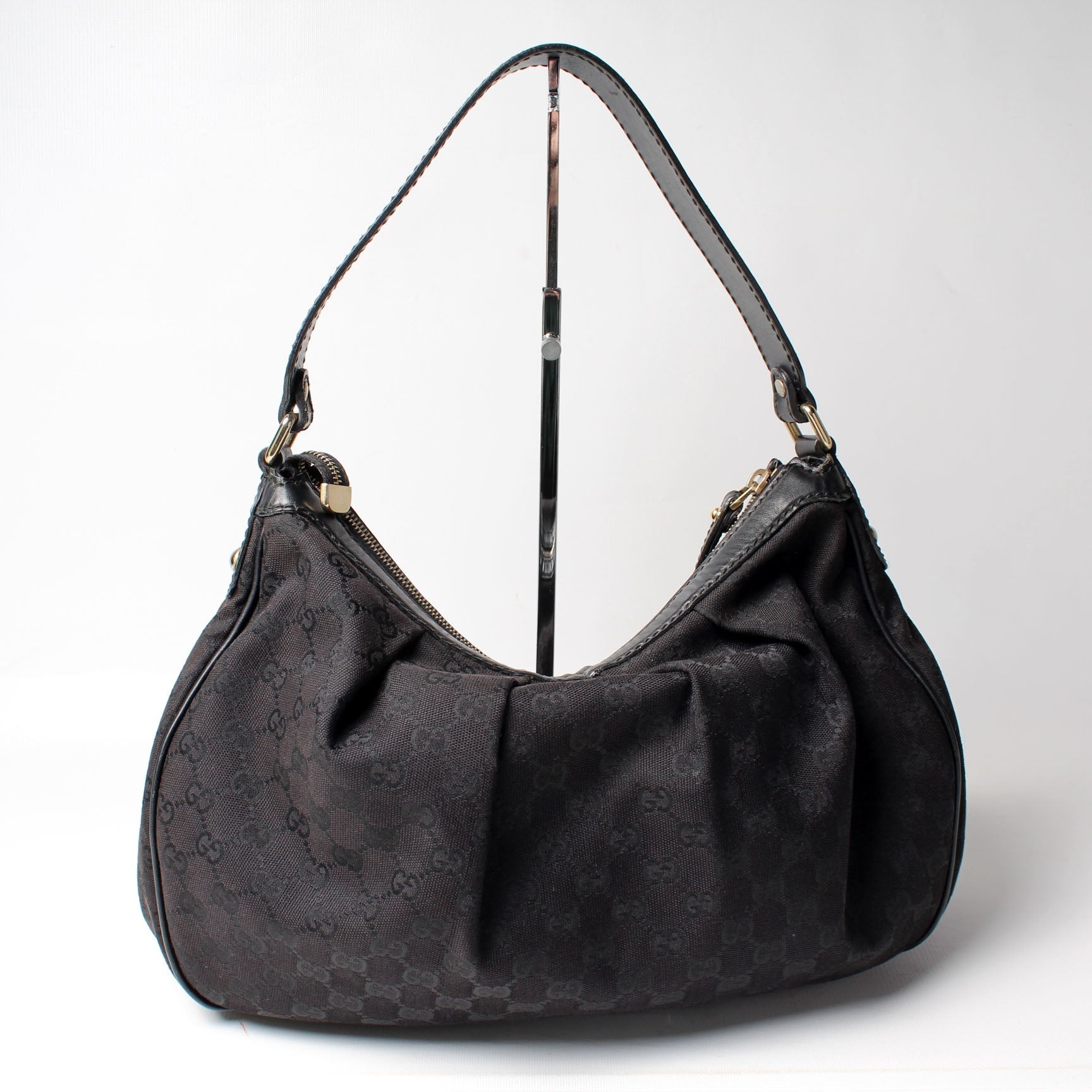 Gucci 232955 Sukey Canvas Hobo Medium Bag