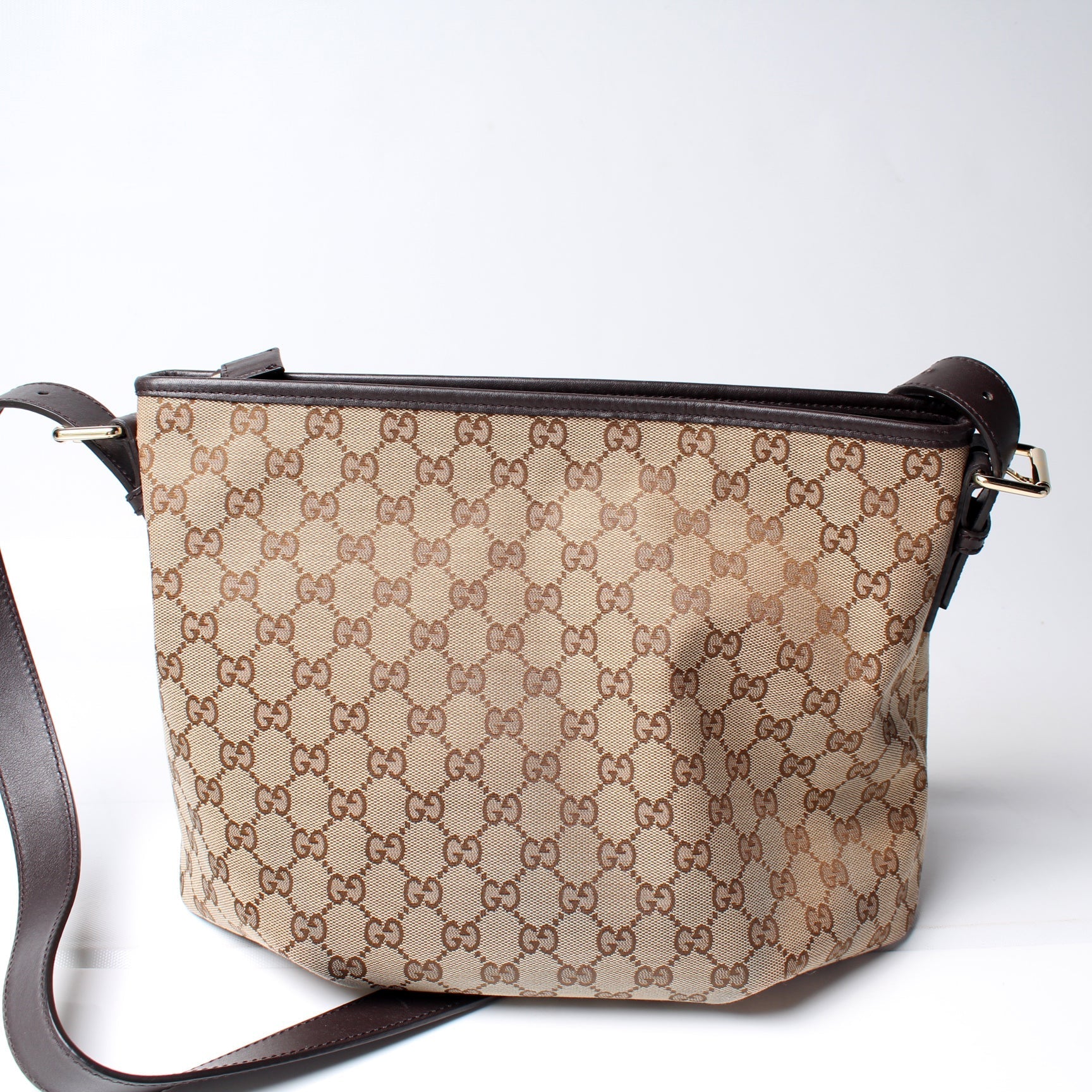 Gucci 388930 GG Canvas Shoulder Bag