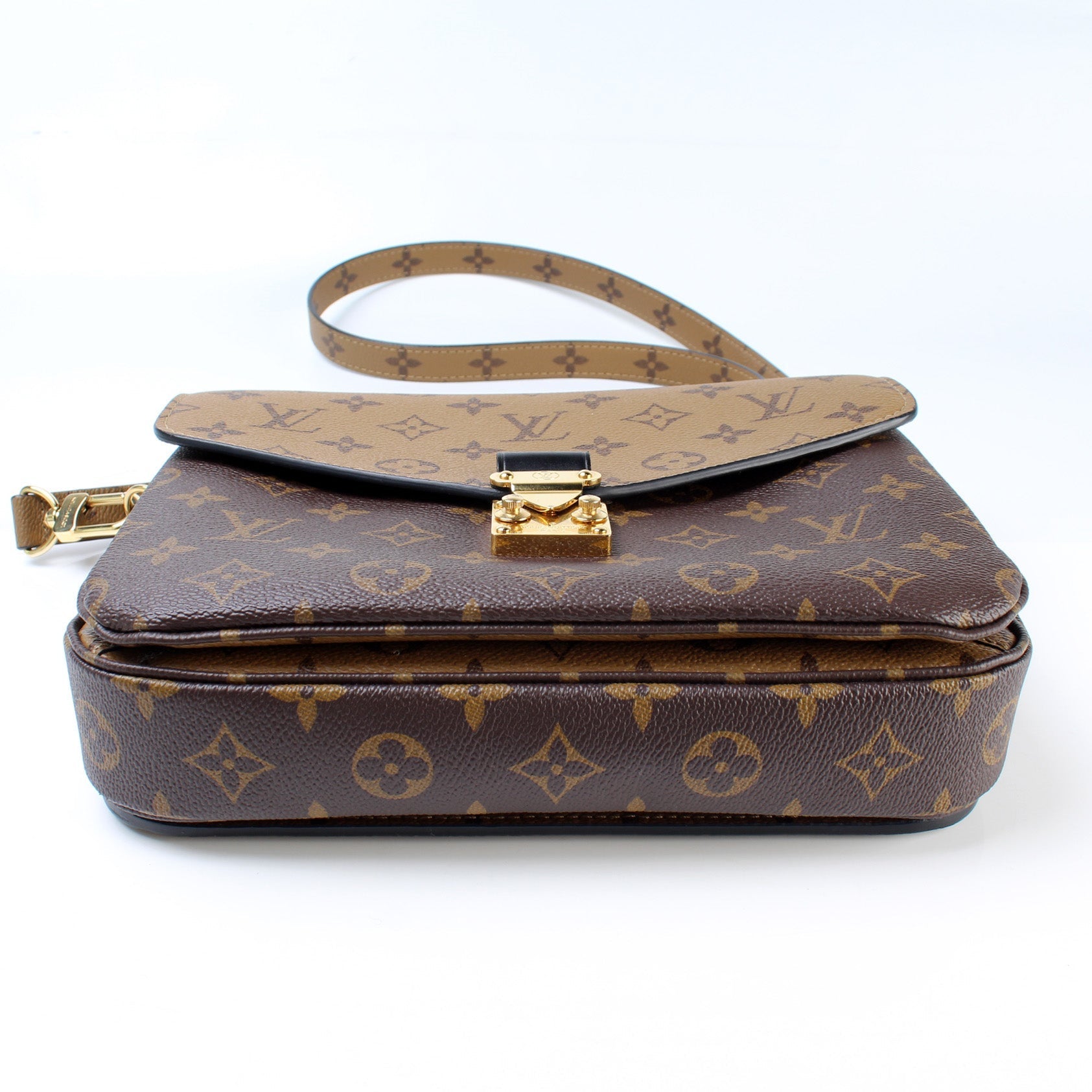 Louis Vuitton Pochette Metis Monogram Reverse