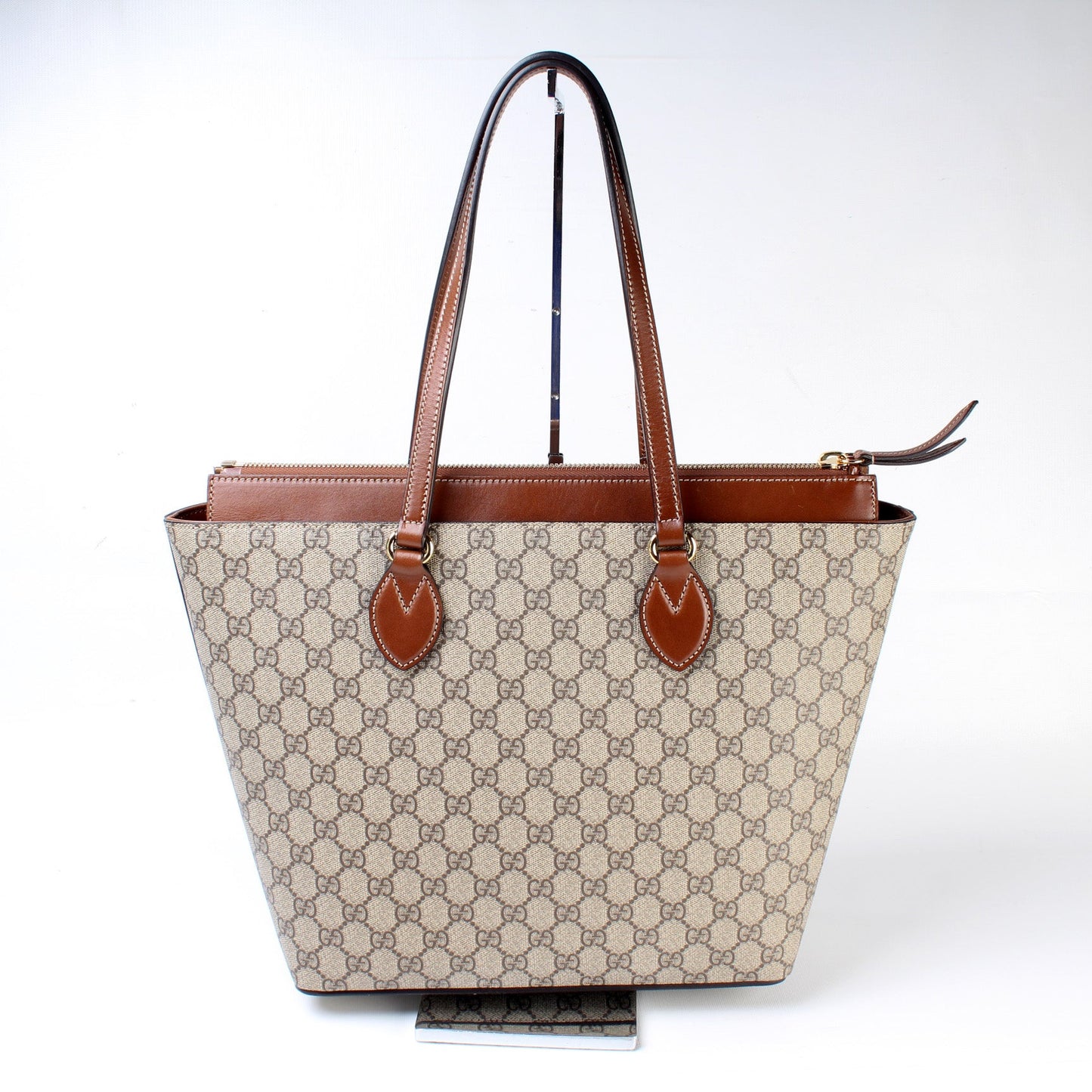 Gucci 415721 GG Supreme Tote Bag