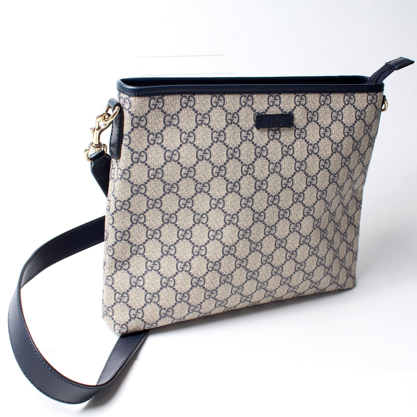Gucci 388924 GG Supreme Crossbody Bag