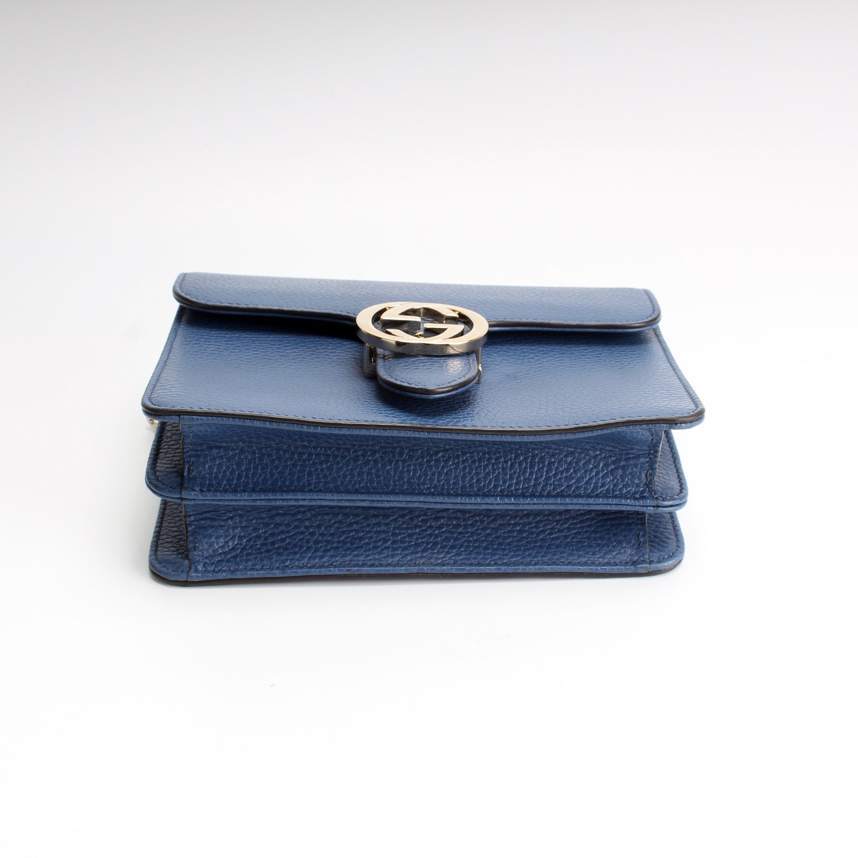 Gucci 510304 Interlocking GG Small Crossbody Bag