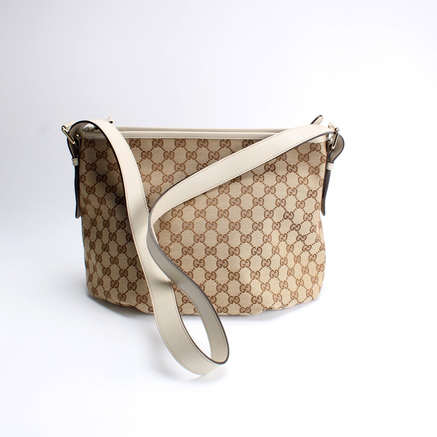 Gucci 388930 GG Canvas Shoulder Bag
