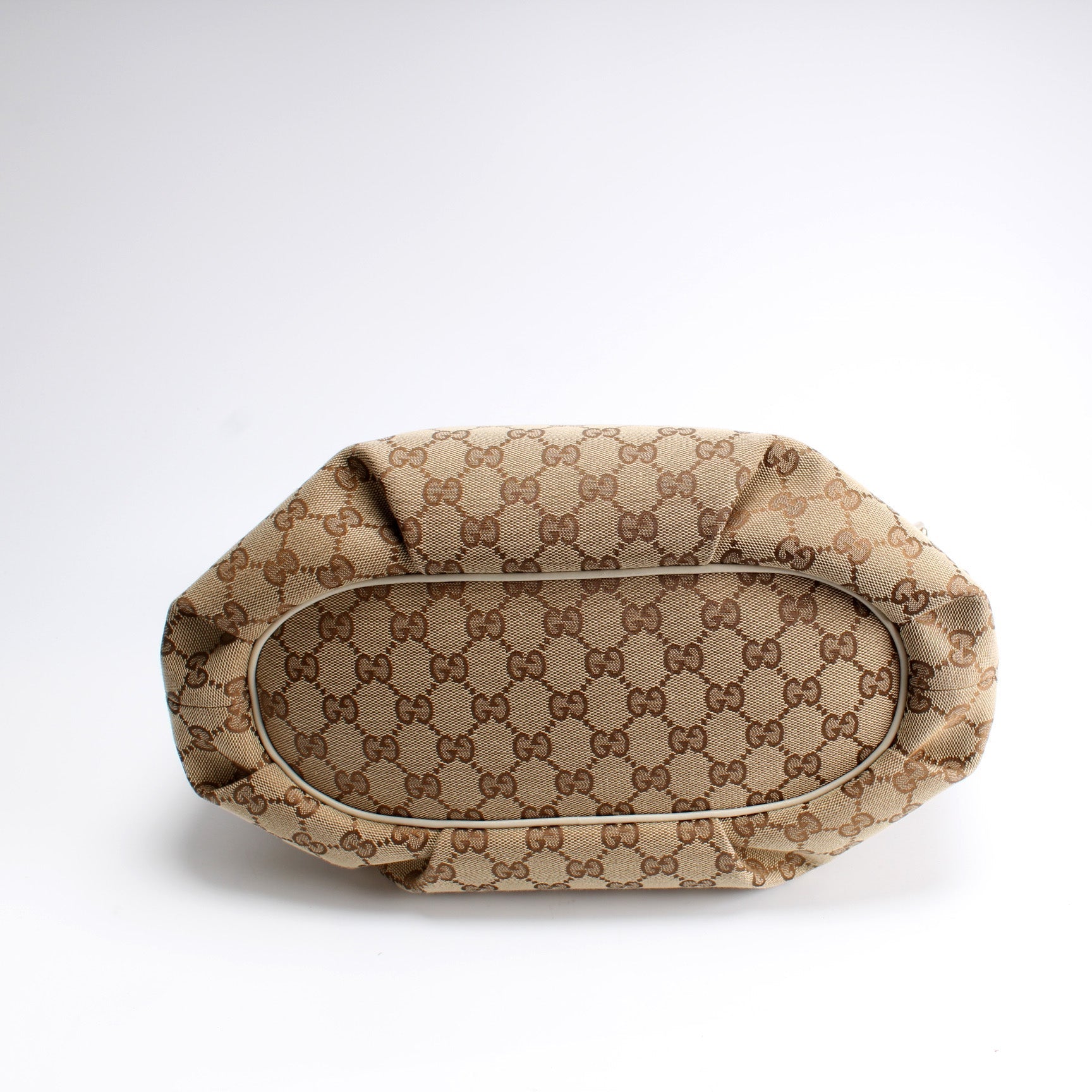 Gucci 388930 GG Canvas Shoulder Bag