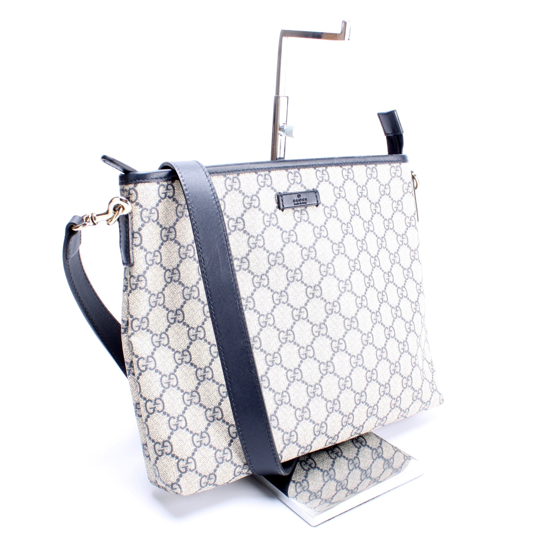 Gucci GG Supreme Crossbody 388924 Bag