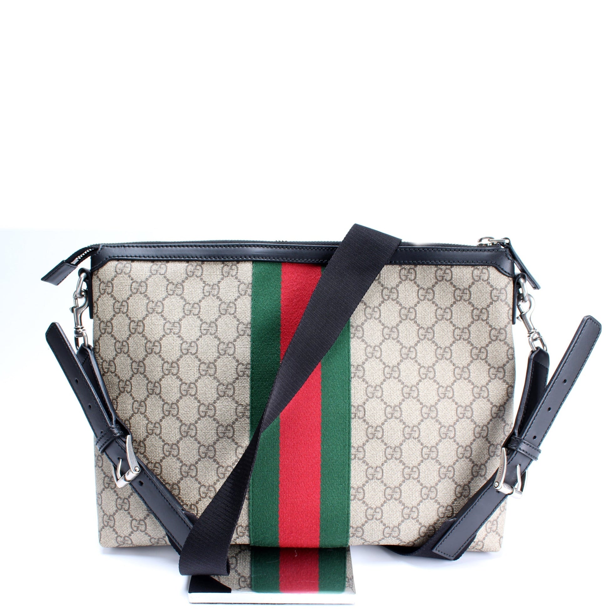Gucci 523335 GG Supreme Messenger Bag