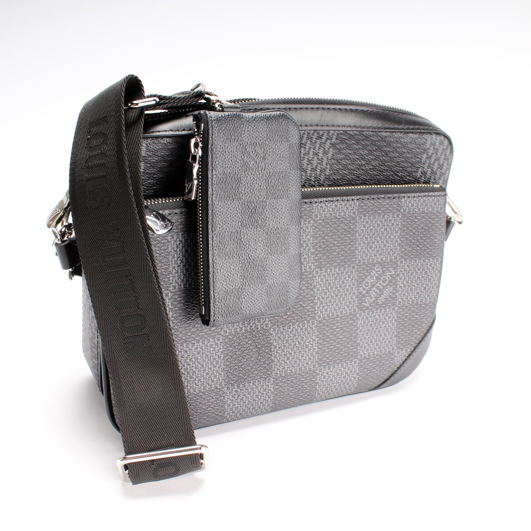 Louis Vuitton Trio Messenger Damier Graphite