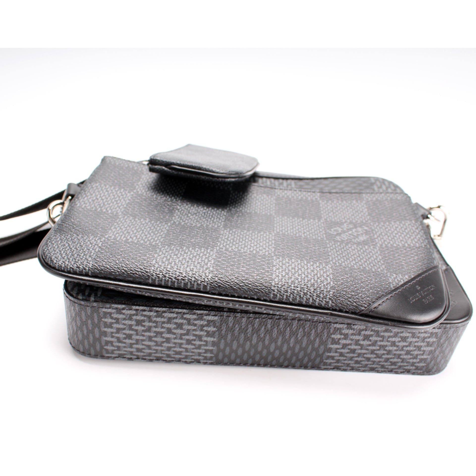 Louis Vuitton Trio Messenger Damier Graphite