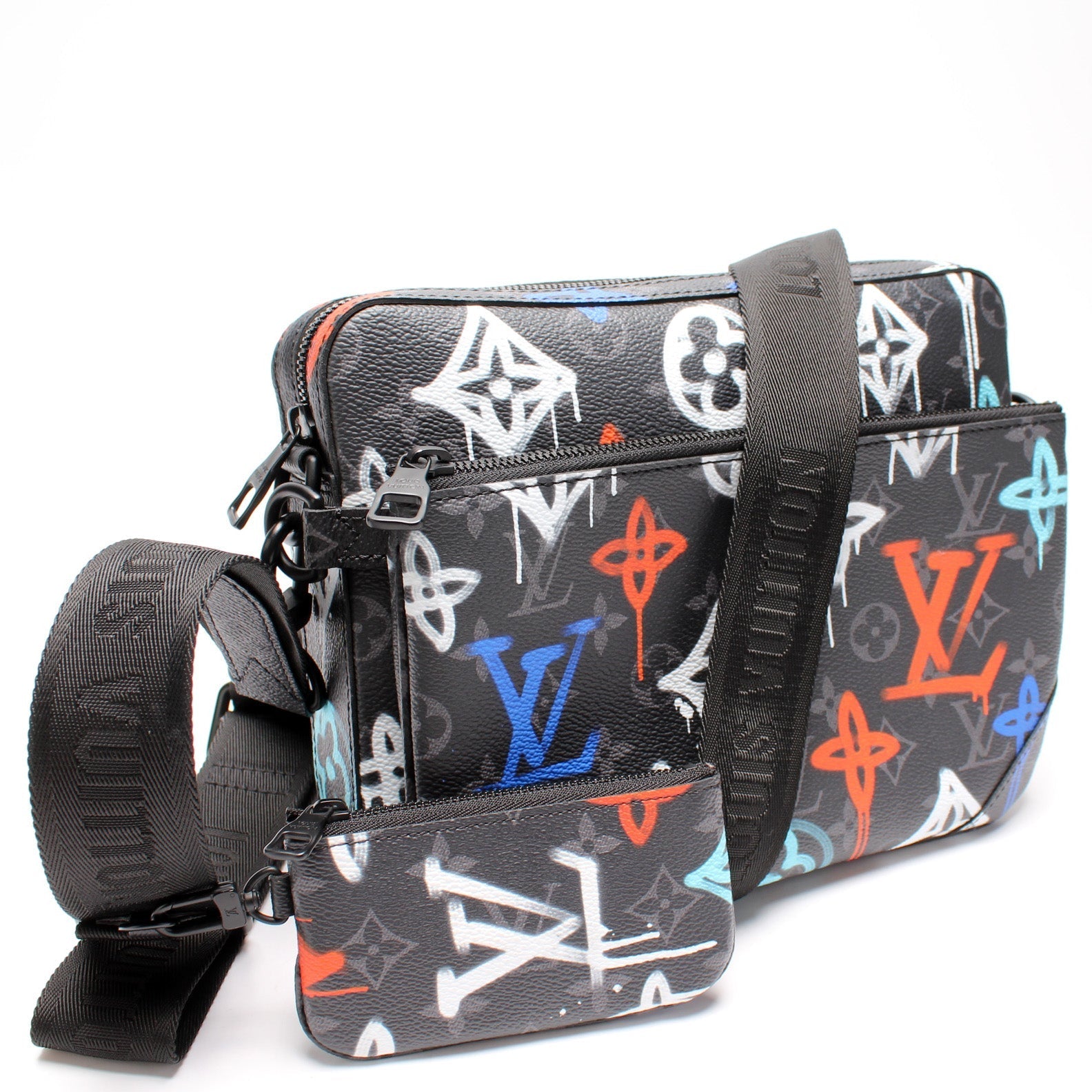 Louis Vuitton Trio Messenger Graffiti