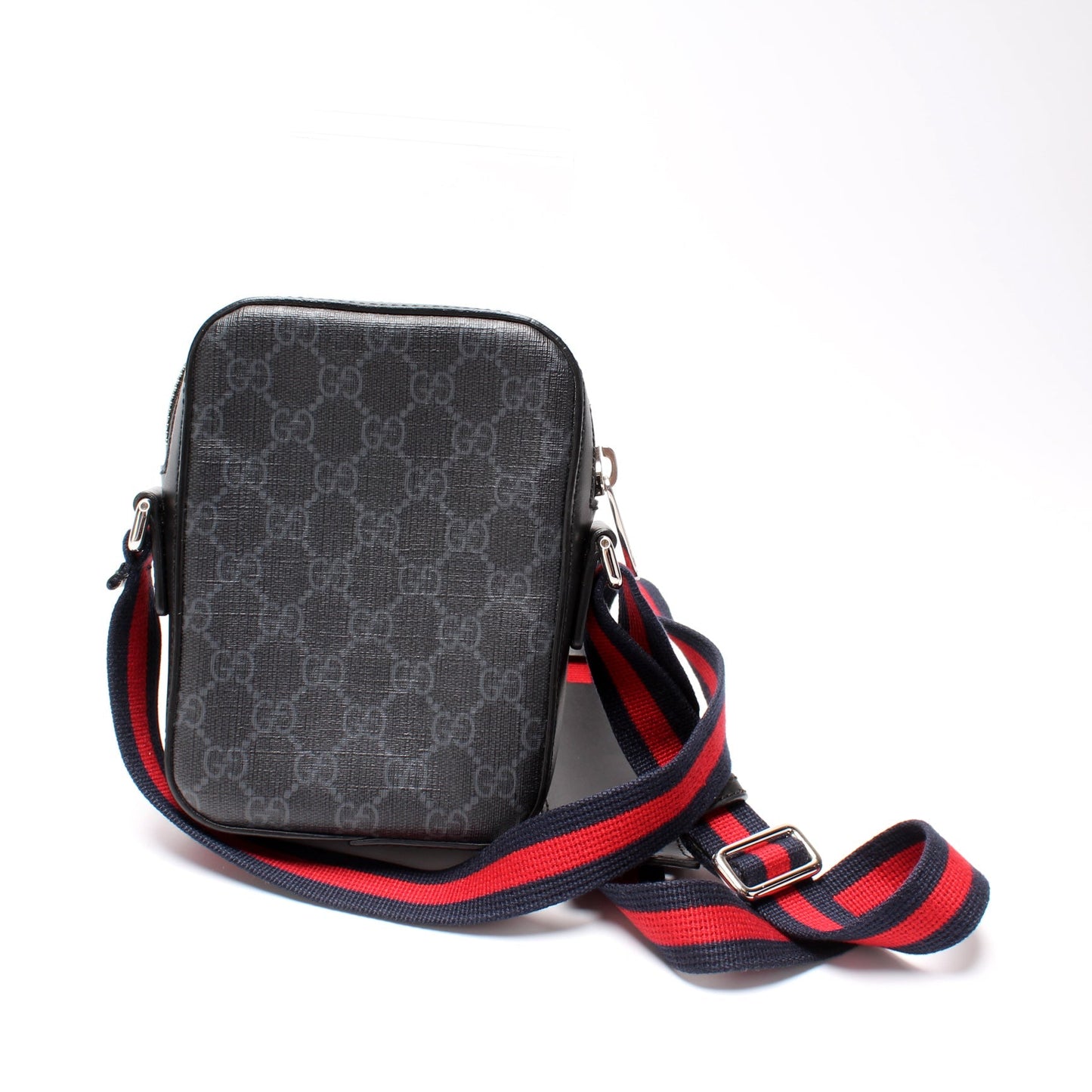 Gucci 598103 GG Supreme Messenger Bag