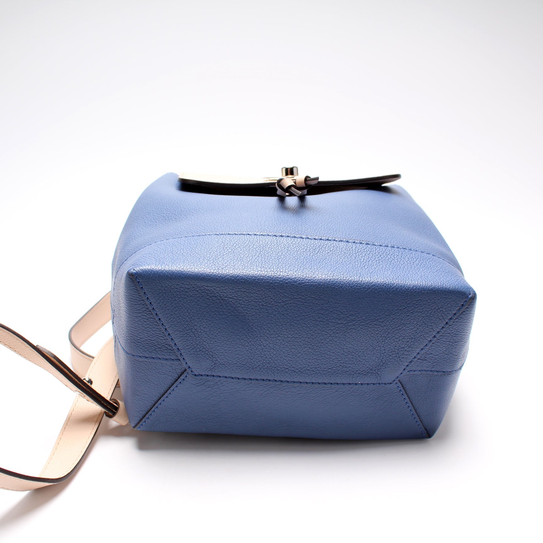 Luxury Women's Handbag | Louis Vuitton Lockme Backpack Two-Tone Calf