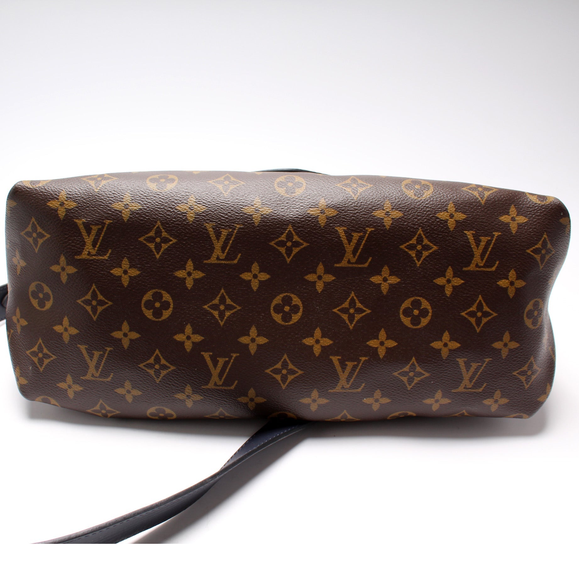 Louis Vuitton Beaubourg MM Monogram