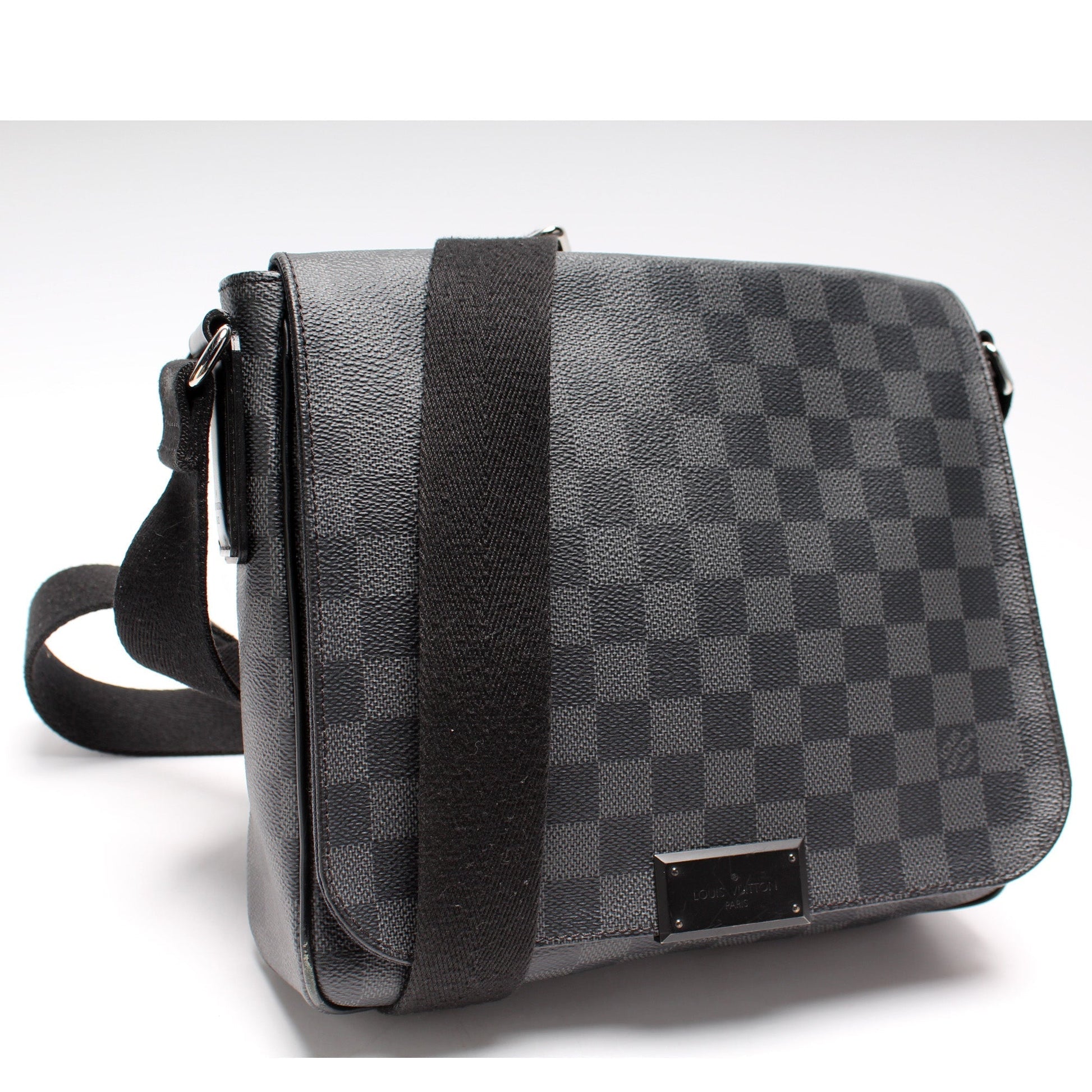 Louis Vuitton District PM Damier Graphite