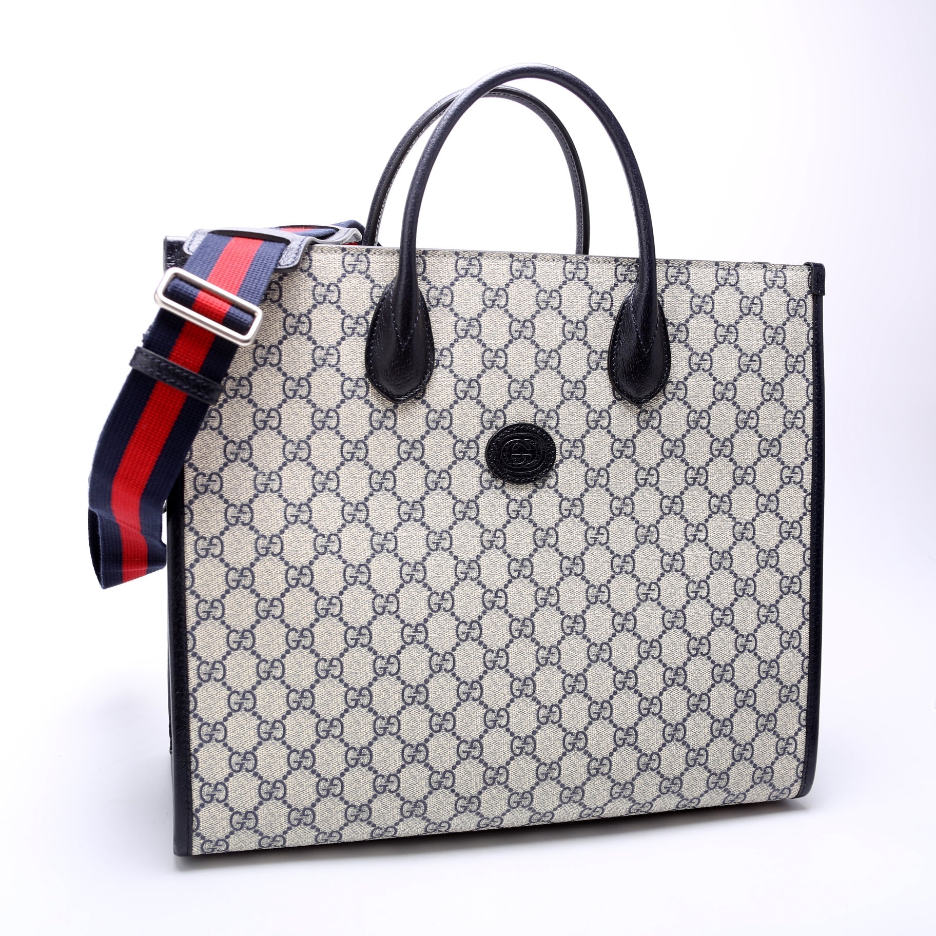 Gucci 674148 GG Supreme Interlocking G Medium Tote Bag